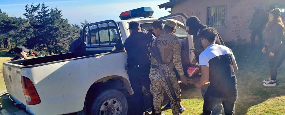 Reacción Inmediata: Fuerzas de Seguridad atienden a turista que sufrió caída en cerro El Pital