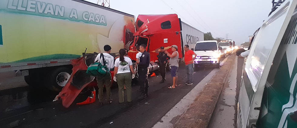 Reportan fuerte accidente en Soyapango
