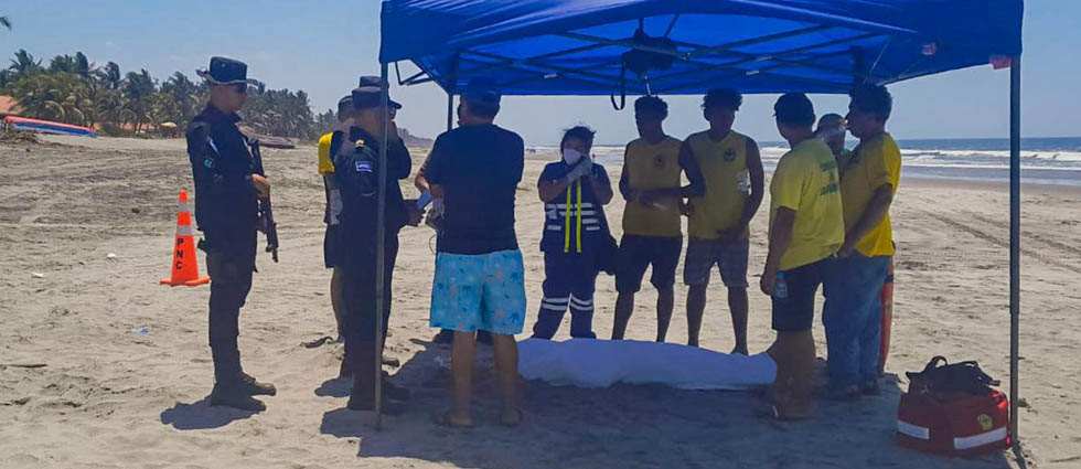 Adulto mayor muere ahogado en la playa de La Paz