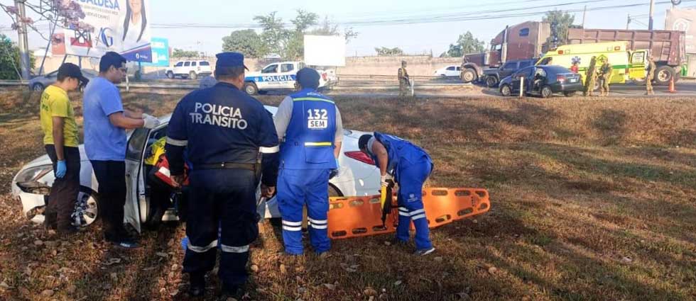 Dos lesionados tras fuerte choque en La Libertad