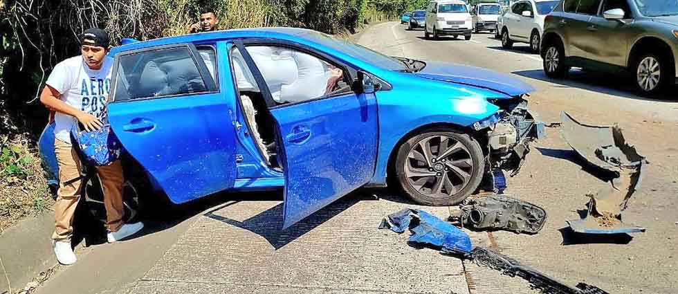 Reportan lesionados tras accidente carretera al puerto de La Libertad