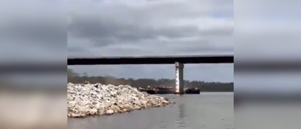 NUEVA ALERTA: Embarcación choca contra puente en Oklahoma, Estados Unidos