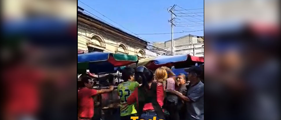 INTOLERANCIA: Motociclista y microbusero de la ruta 17 se agarran a golpes en la calle