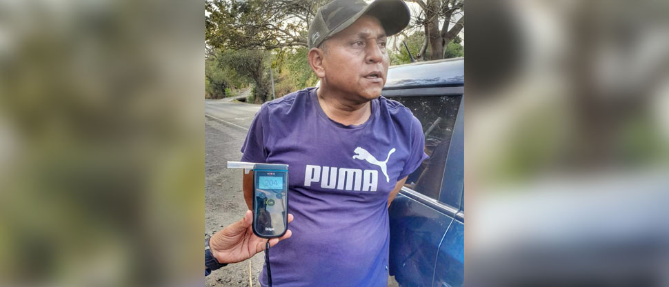 Sacan de las calles a “bolito” que circulaba con 204° de alcohol