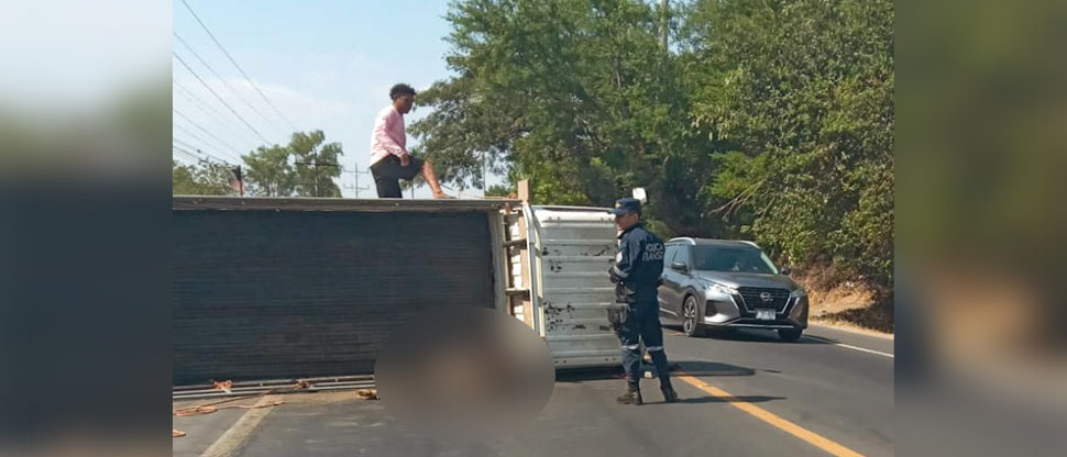 Trasladan de emergencia a niña lesionada en fuerte choque en San Miguel