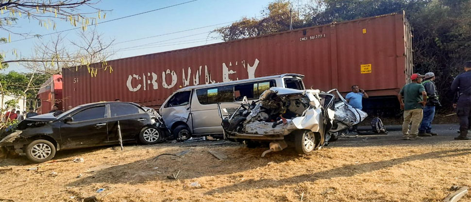 6 agentes de la PNC resultan lesionados en múltiple choque en la “Curva de La Leona”