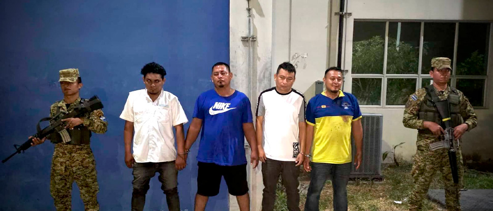 Protagonizan terrible pelea y terminan en prisión