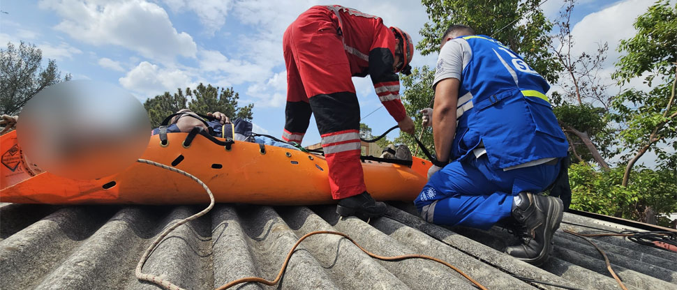 Trabajador sufre quemaduras de tercer grado tras tocar cable de alta tensión