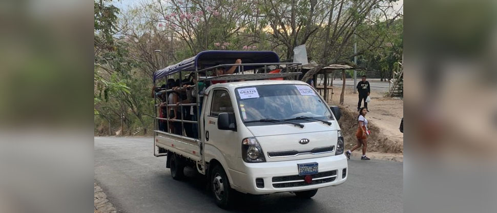 En la zona rural la población ya aprovecha el transporte gratis para ir a votar