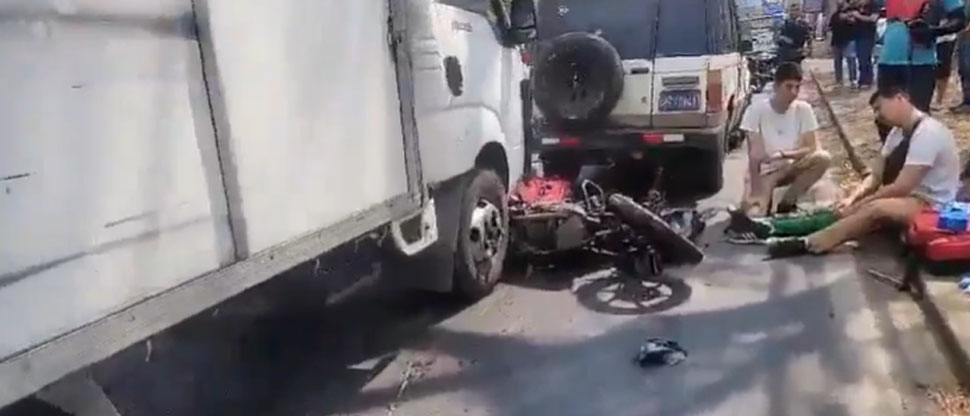 Motociclista lesionado en accidente de tránsito