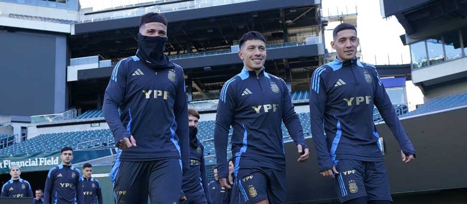 Salvadoreños apuestan que La Selecta vuelve a perder contra Argentina