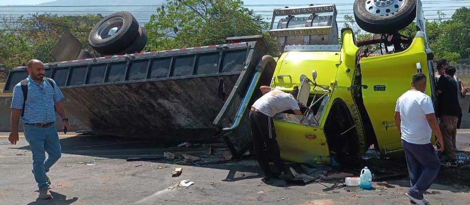 Asciende a 3 lesionados en choque registrado en Quezaltepeque