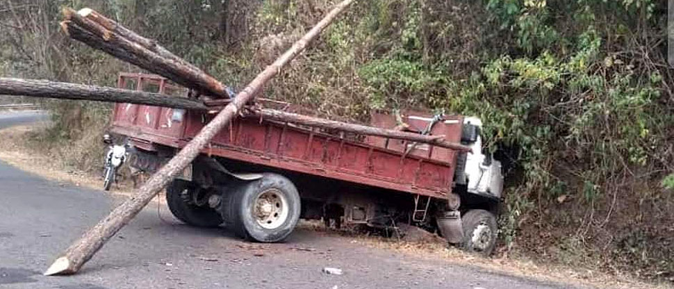 Conductor de camión pierde el control y se accidenta en Morazán