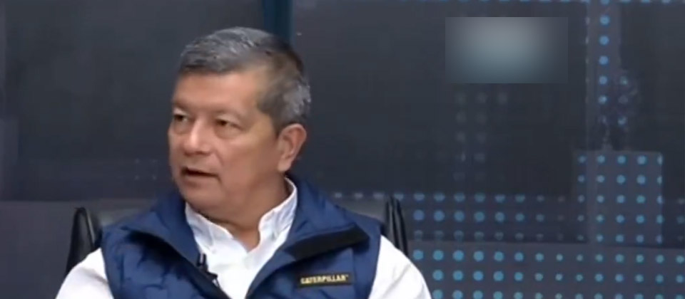 Chino Flores cree que tiene la capacidad para rescatar al FMLN
