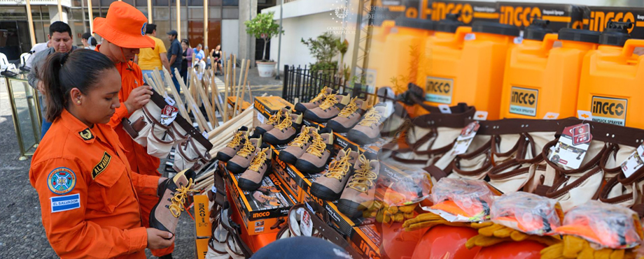 Cuerpo de Bomberos recibe importante donativo para combatir incendios forestales