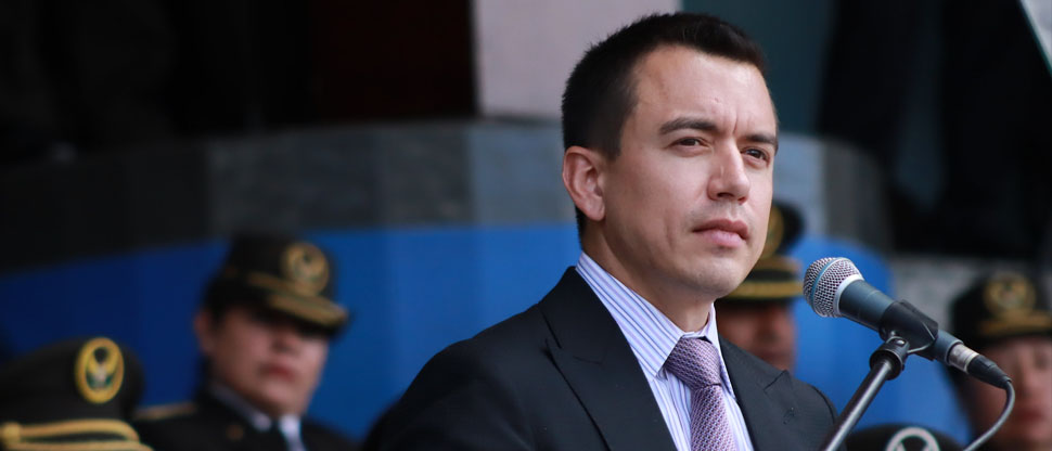 Presidente de Ecuador sube a 15% el IVA “para luchar contra la violencia”