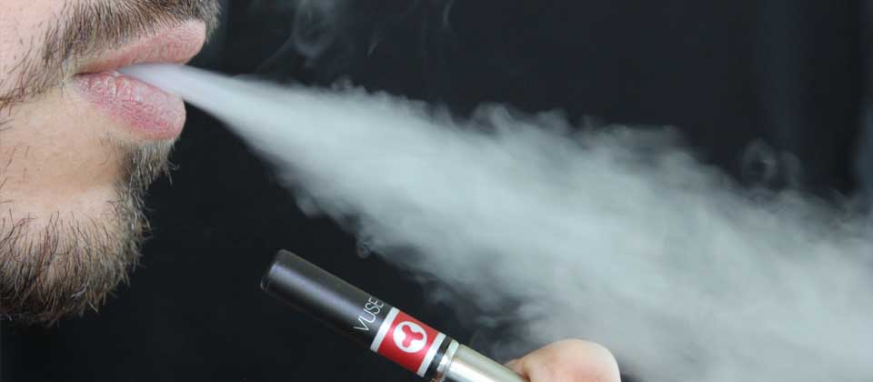 Los vapes son una alternativa para que fumadores dejen el cigarrillo