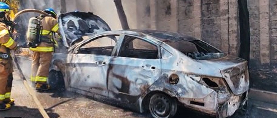 Vehículo queda inservible tras incendiarse en San Salvador