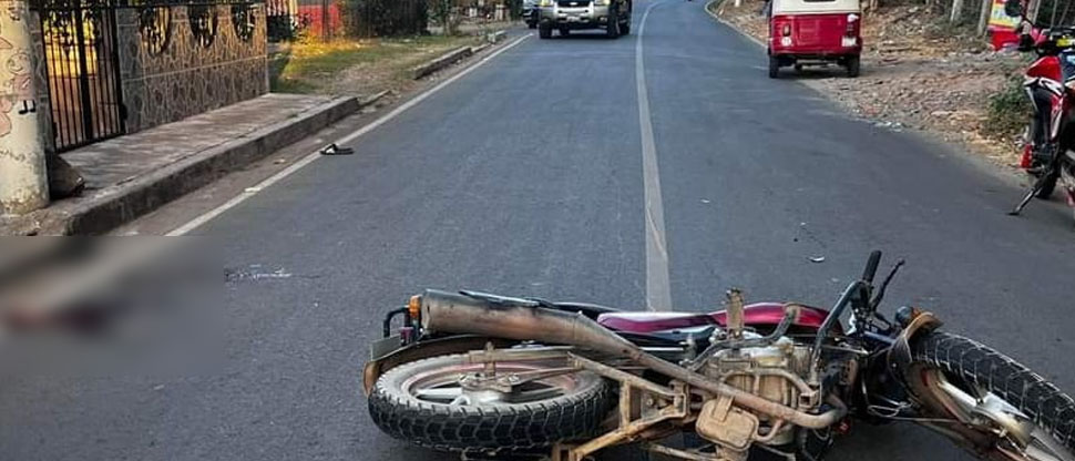 Mujer es atropellada por un motociclista en Cabañas