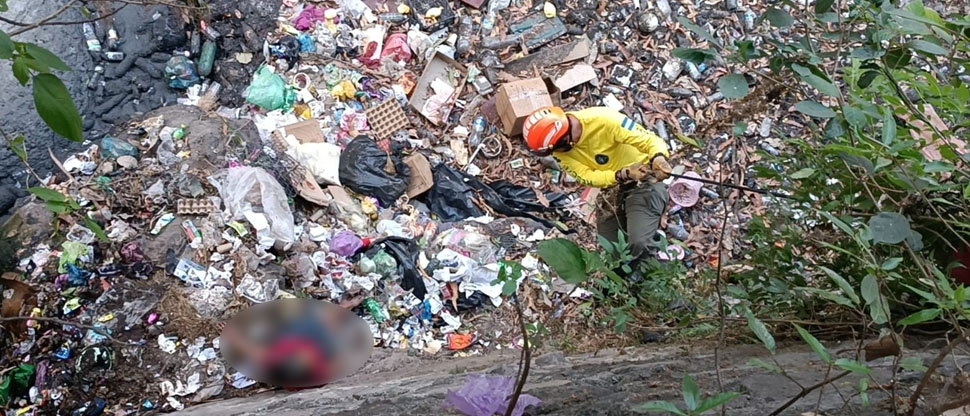 Rescatan a mujer que cayó accidentalmente en río Acelhuate, San Salvador