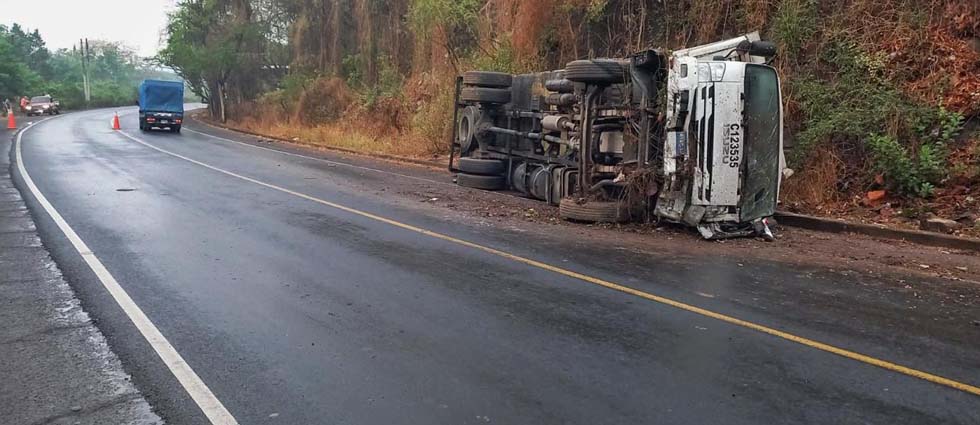 Hombre muere tras fuerte accidente en Ahuachapán