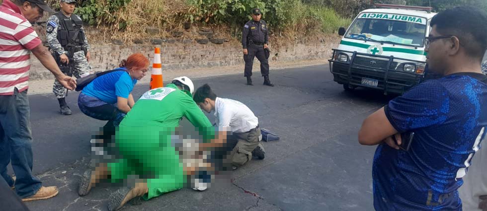 Arrollan a hombre cuando intentaba cruzar la calle en San Salvador
