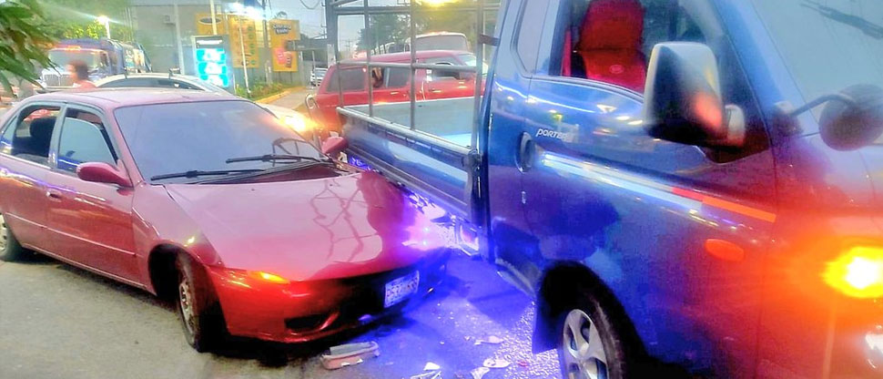 Conductores provocan fuerte choque en carretera Troncal del Norte