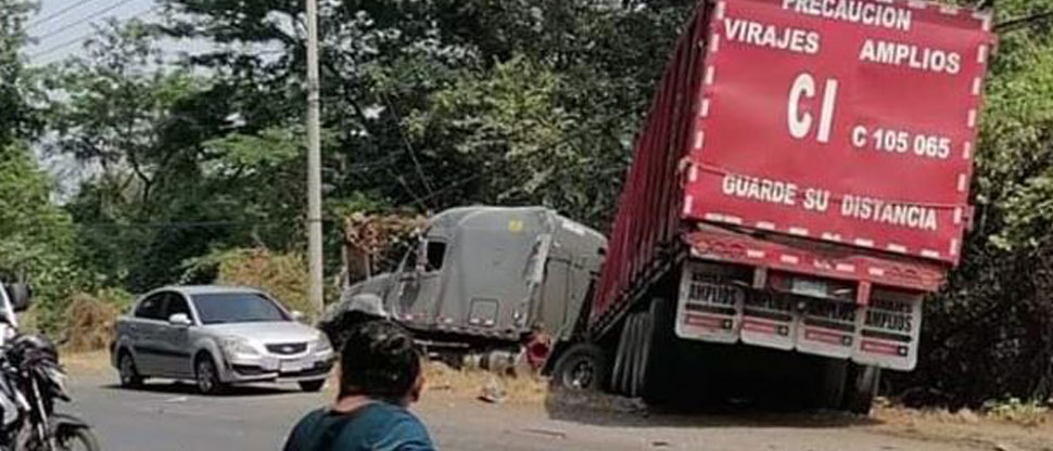 Accidente de tránsito deja varias personas lesionadas en La Libertad