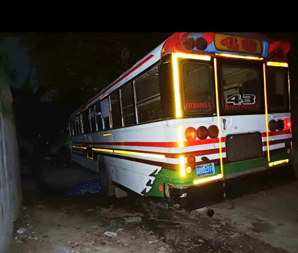 Hombre pierde la vida tras ser arrollado por bus en Ciudad Delgado