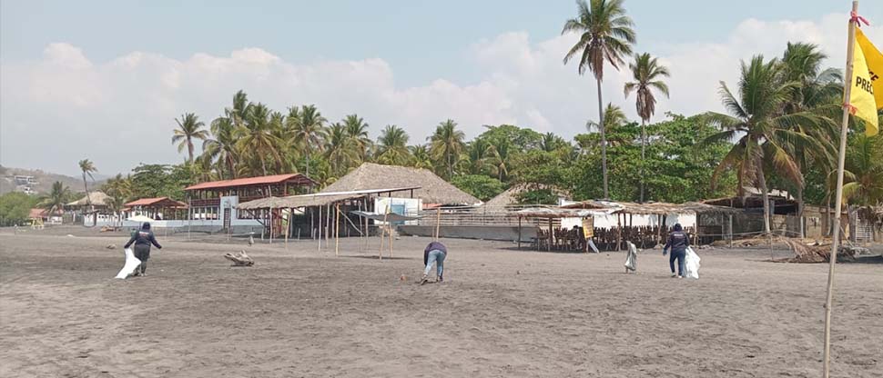 Tras cierre de vacación de semana santa, MITUR realizó jornada de limpieza de playas, parques y sitios de recreación