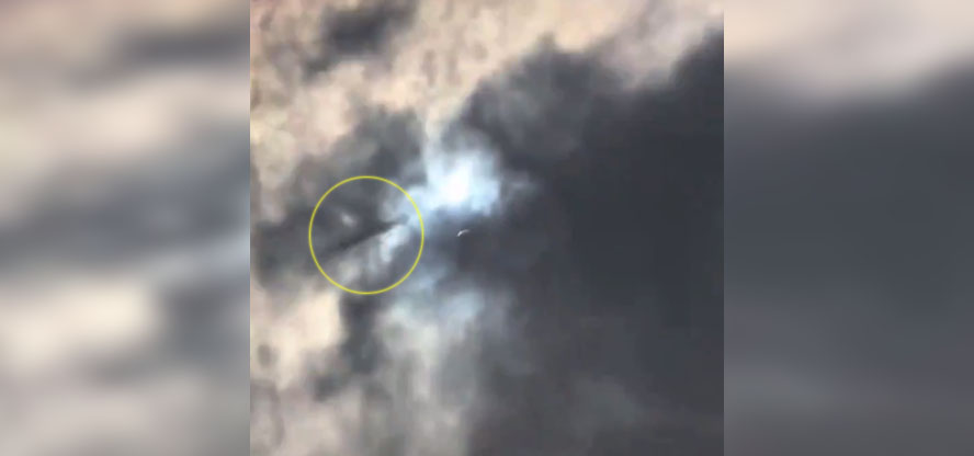 VIDEO: Captan supuesto Ovni en medio del eclipse solar