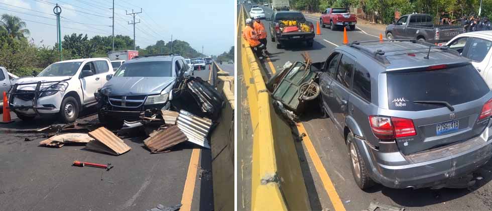 Hombre que transportaba hierro en bicicleta se atravesiesa y provoca múltiple choque en Sonsonate
