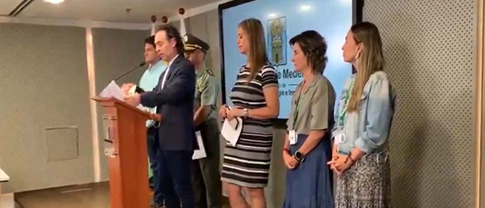 Alcalde prohíbe actividades de cariñosas durante los próximos 6 meses