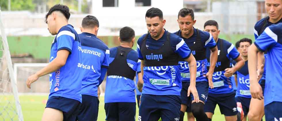 Alex Larín contento por nueva convocatoria a La Selecta