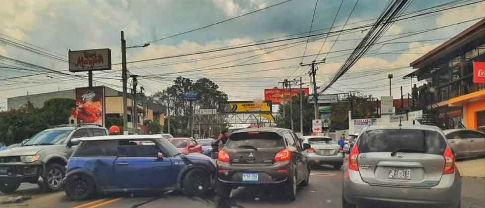 Reportan triple accidente en calle Chiltiupan, La Libertad