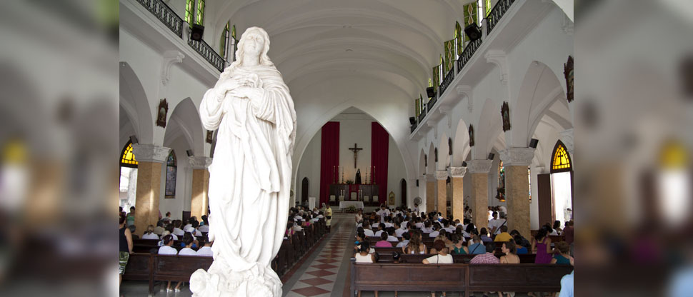 Sacristán muere tras caerle una estatua en plena misa