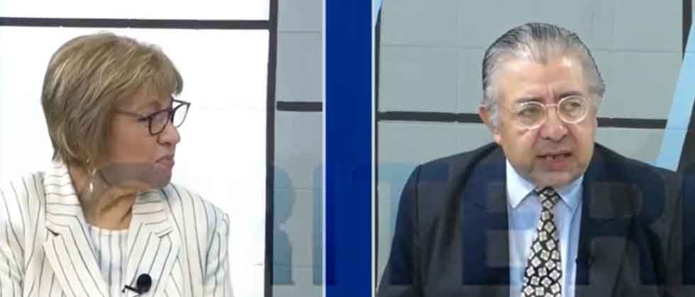 Excatedrática de la UCA y Ronal Umaña apoyan al nuevo partido comunista y marxista