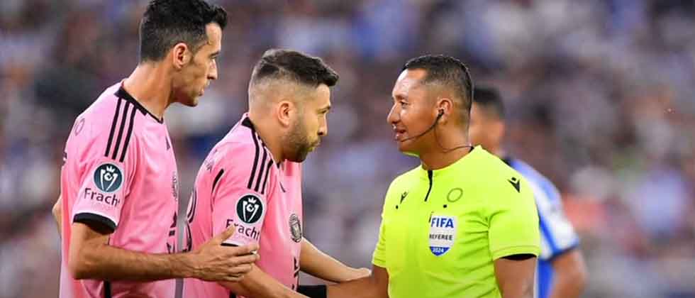 El salvadoreño Iván Barton se prepara para participar en su segundo mundial de fútbol