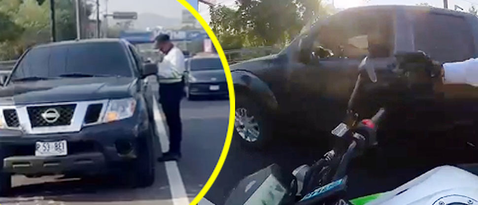 Gestores sorprenden a otro conductor que iba distraído con el celular