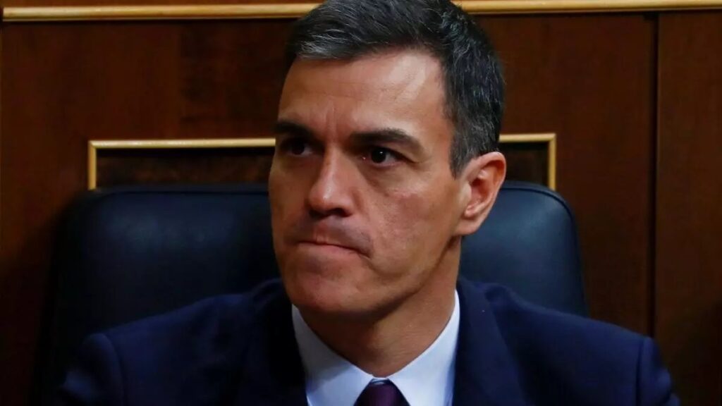 Pedro Sánchez anuncia que está considerando renunciar a la presidencia del gobierno español