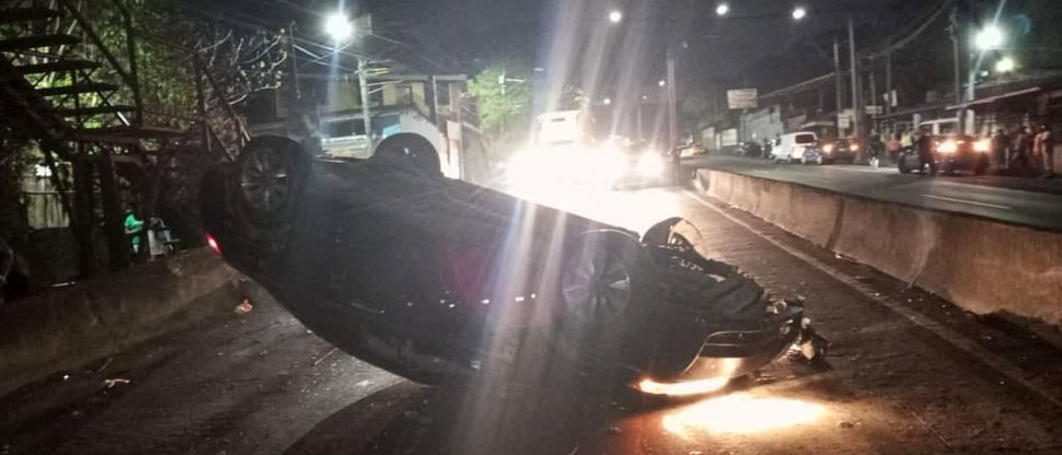 Conductor se salva de milagro tras accidentarse en carretera Troncal del Norte
