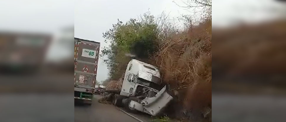 Reportan rastra accidentada en carretera Panamericana, San Vicente