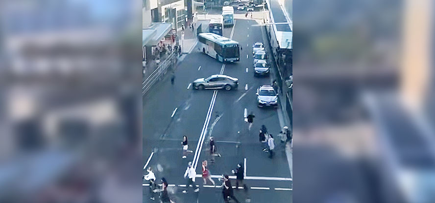 Captan momento cuando australianos huyen tras ataque que dejó seis muertos en Sidney