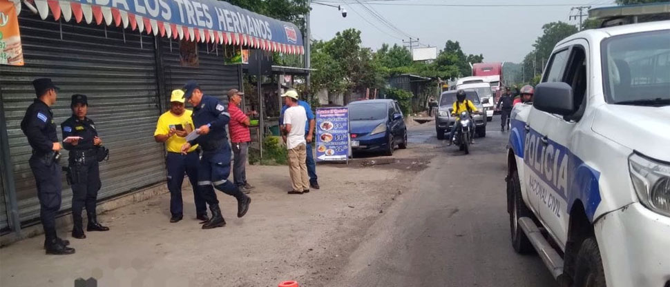Abuelito fallece atropellado en carretera a Quezaltepeque, el responsable se quedó en la escena