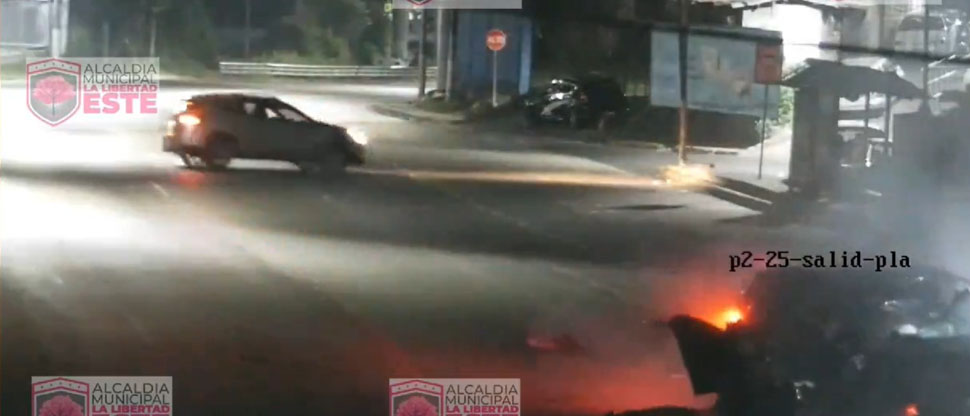 Conductor de camioneta se salva de milagro de grave choque en la Ceiba de Guadalupe
