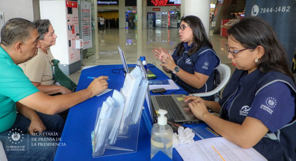 Defensoría del Consumidor realiza operativo de vigilancia con motivo del día de la madre