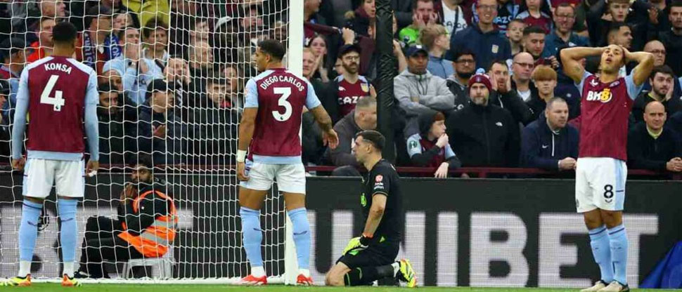 Dibu Martínez comete “grosero” error que cuesta el primer gol en contra al Aston Villa vs Liverpool