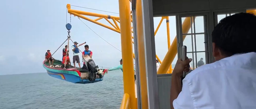 Entregan a los pescadores artesanales el renovado muelle del Puerto de La Libertad