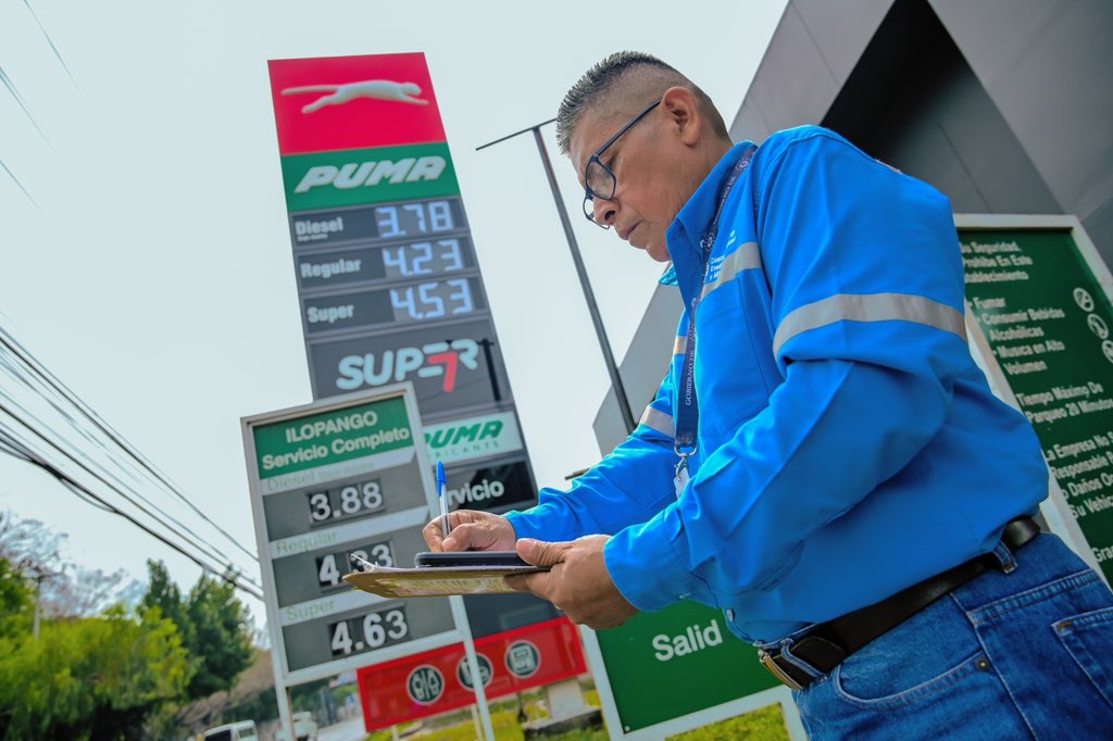 Autoridades verifican aplicación de nuevos precios de combustibles