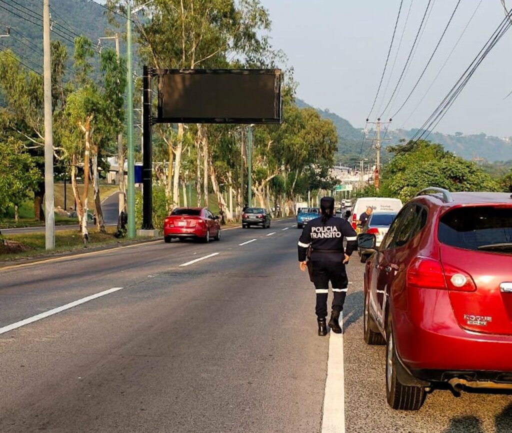 Múltiple choque en Comalapa por irrespetar distancia